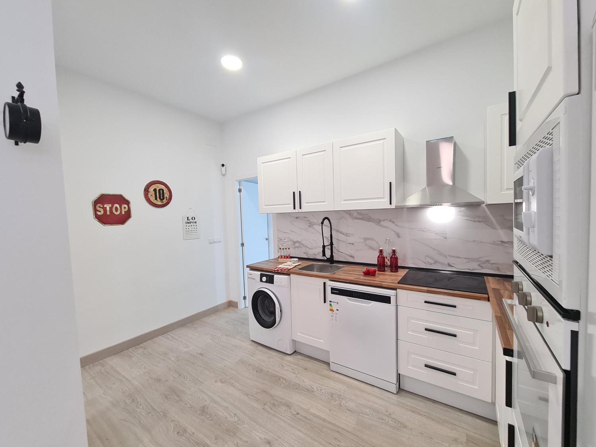 3 - 3 Banos - 8pax - Linea 5 De Metro Apartamento Madrid
